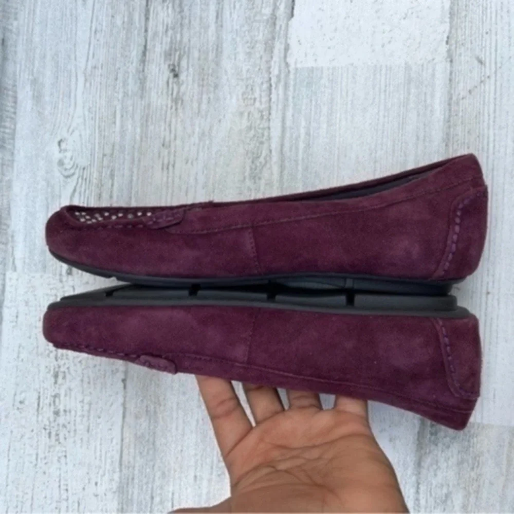 Vionic Womens Chill Athens Slip On‎ Studded Flats Size 7 Purple Suede Moc Toe